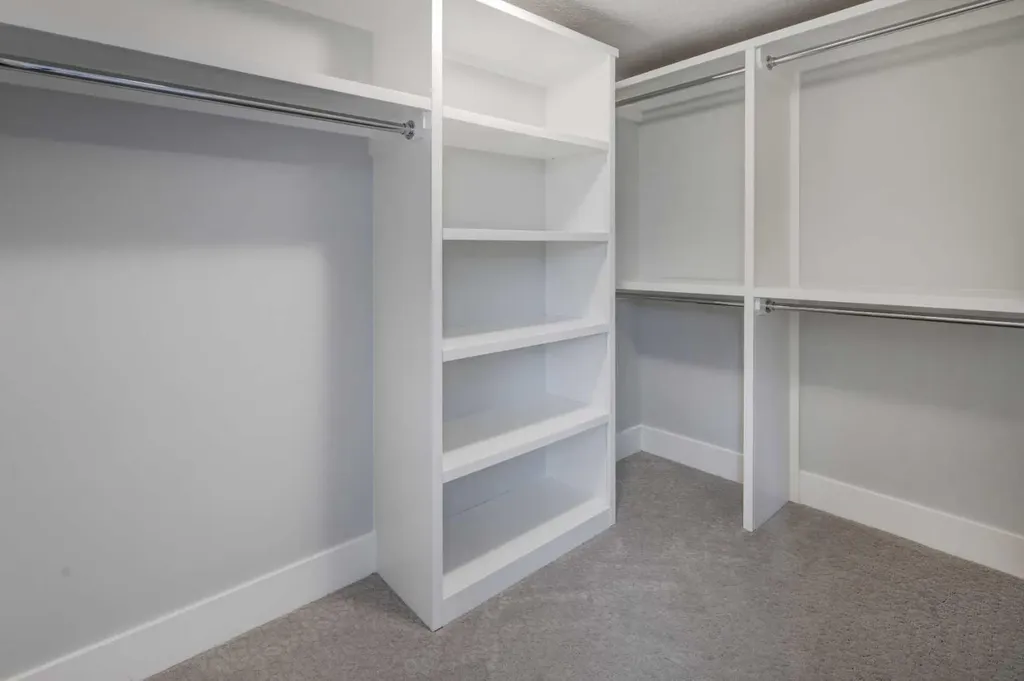3422 5 Avenue NW Calgary AB T2N 0V5