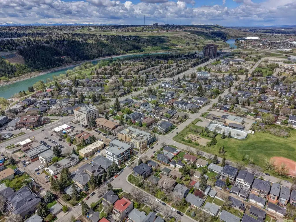 3422 5 Avenue NW Calgary AB T2N 0V5