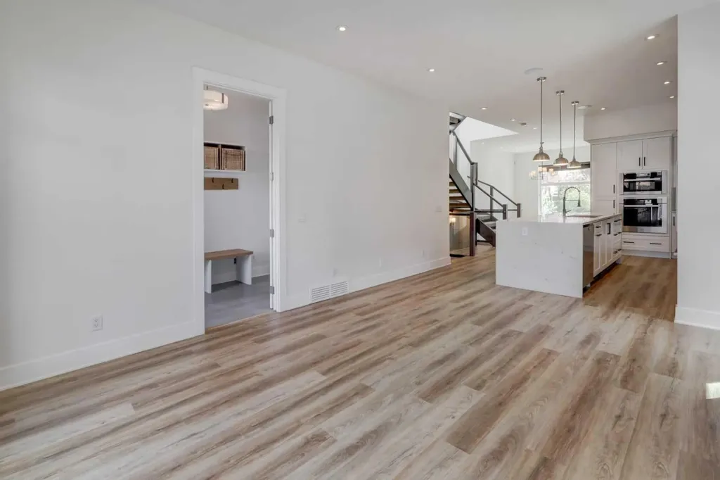 3422 5 Avenue NW Calgary AB T2N 0V5
