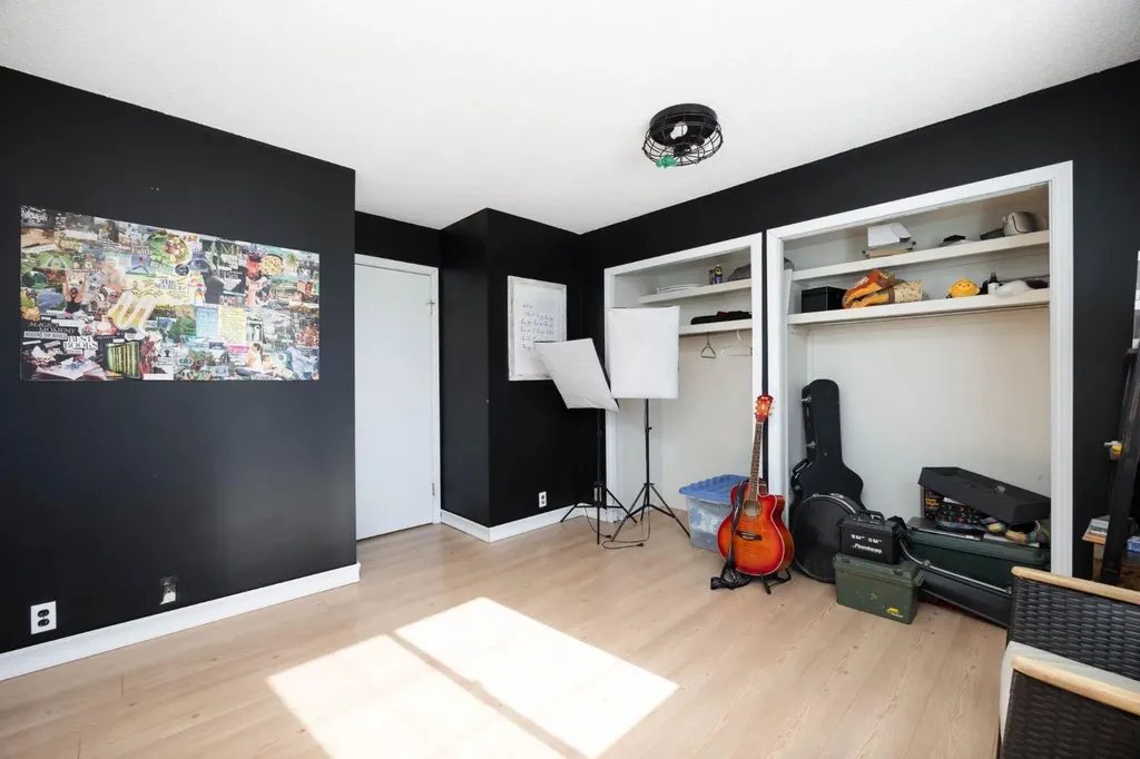 241 Bird Crescent Fort Mcmurray AB T9H4T4