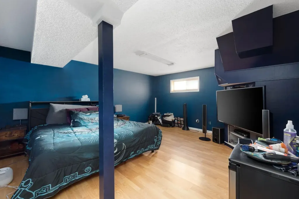 241 Bird Crescent Fort Mcmurray AB T9H4T4