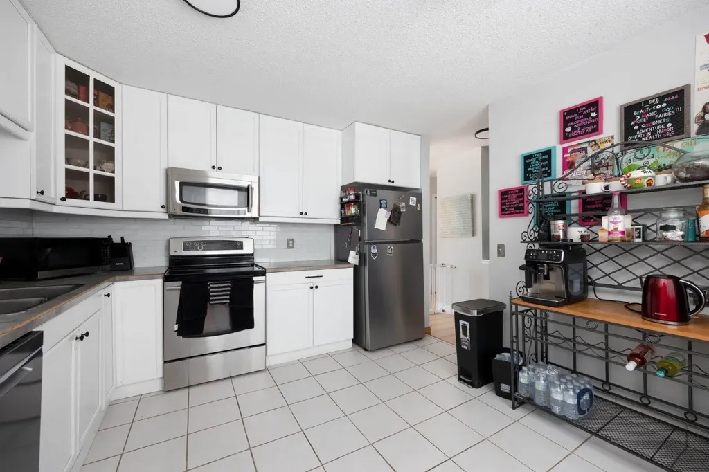 241 Bird Crescent Fort Mcmurray AB T9H4T4
