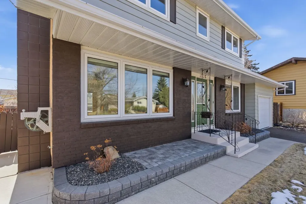 1315 Lake Michigan Crescent SE Calgary AB T2J 3E9