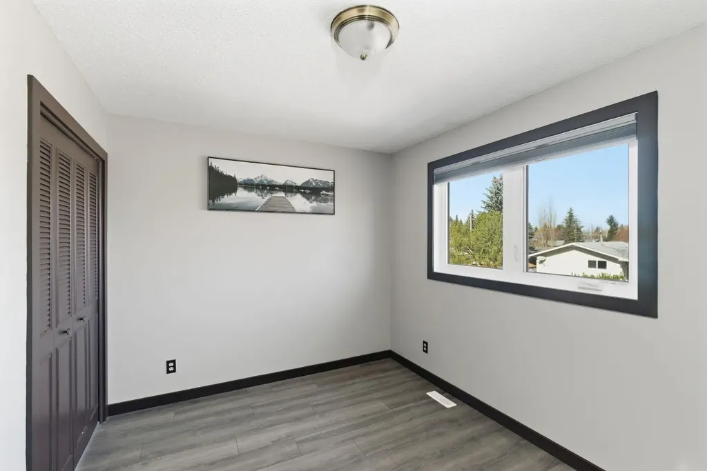 1315 Lake Michigan Crescent SE Calgary AB T2J 3E9