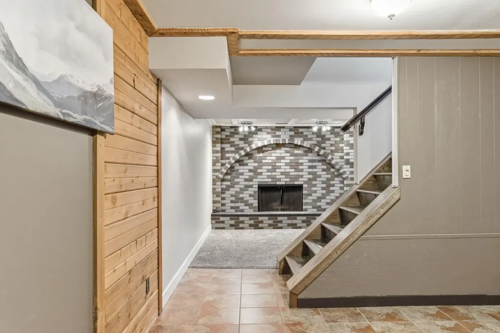 1315 Lake Michigan Crescent SE Calgary AB T2J 3E9