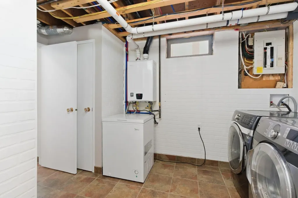 1315 Lake Michigan Crescent SE Calgary AB T2J 3E9