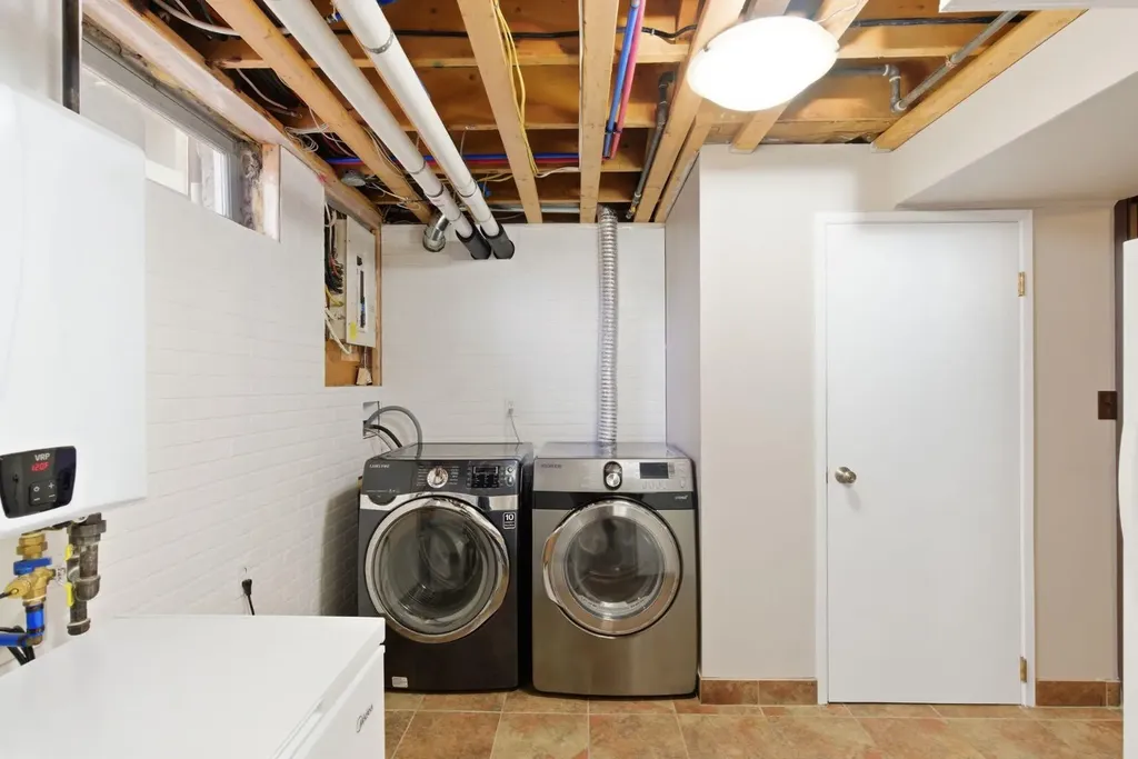 1315 Lake Michigan Crescent SE Calgary AB T2J 3E9