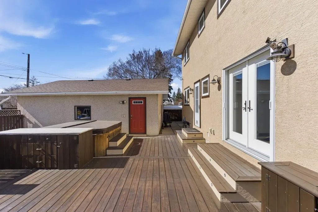 1315 Lake Michigan Crescent SE Calgary AB T2J 3E9