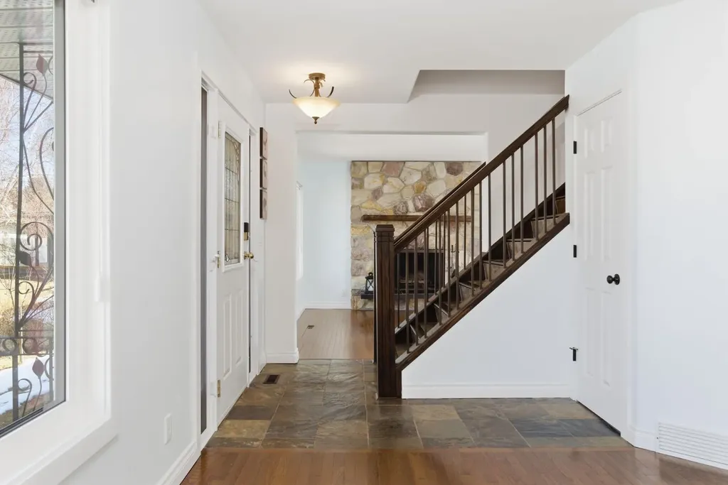 1315 Lake Michigan Crescent SE Calgary AB T2J 3E9