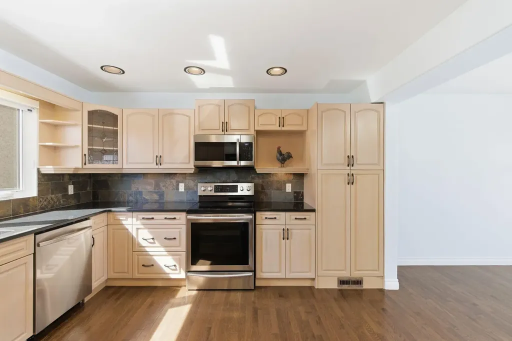 1315 Lake Michigan Crescent SE Calgary AB T2J 3E9