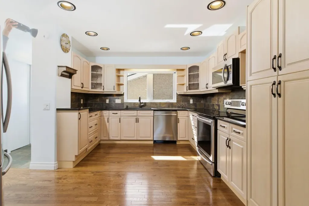 1315 Lake Michigan Crescent SE Calgary AB T2J 3E9