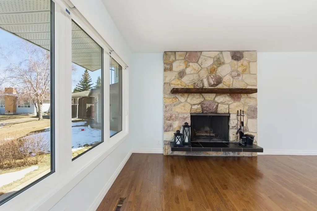 1315 Lake Michigan Crescent SE Calgary AB T2J 3E9