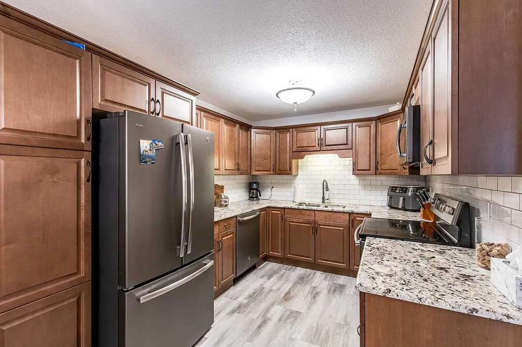 1165 16 Street NE Medicine Hat AB T1C 1P7
