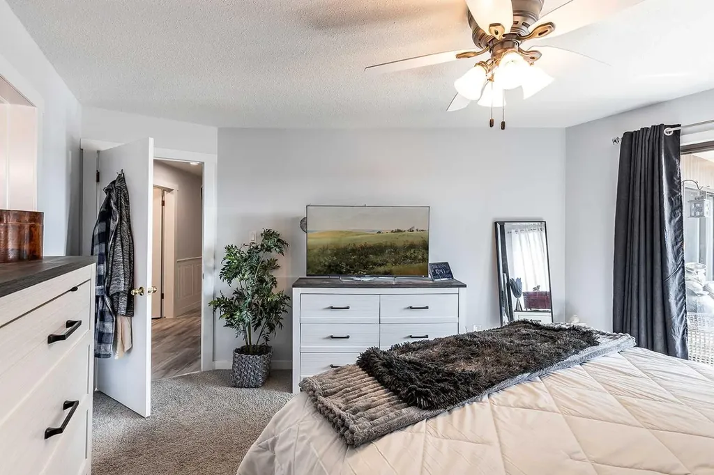 1165 16 Street NE Medicine Hat AB T1C 1P7