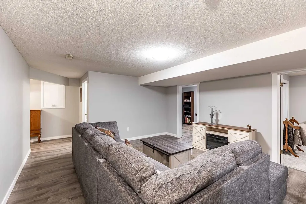 1165 16 Street NE Medicine Hat AB T1C 1P7