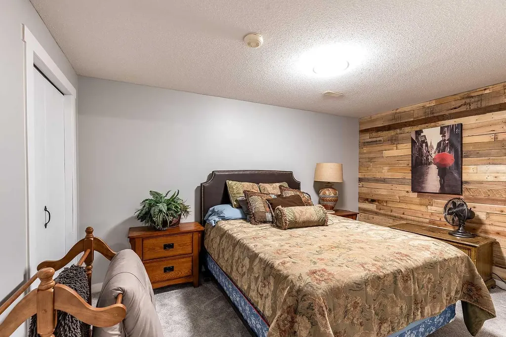 1165 16 Street NE Medicine Hat AB T1C 1P7