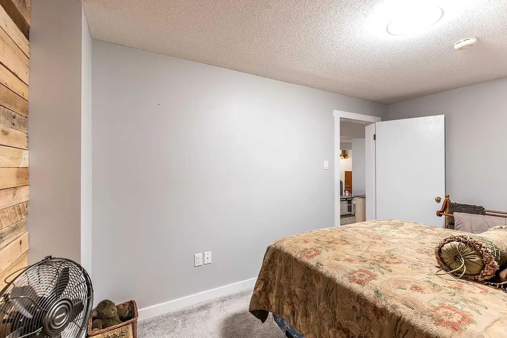 1165 16 Street NE Medicine Hat AB T1C 1P7