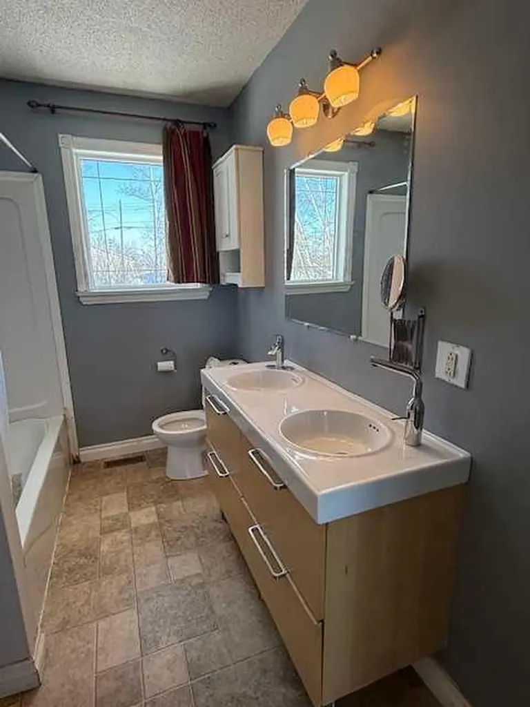 4807 51 Street Fort Vermilion AB T0H 1N0