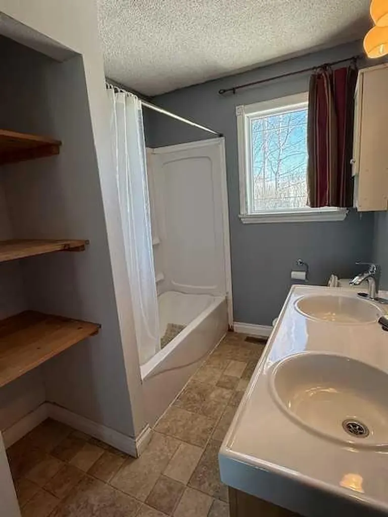 4807 51 Street Fort Vermilion AB T0H 1N0