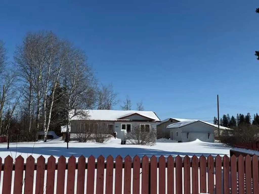 4807 51 Street Fort Vermilion AB T0H 1N0