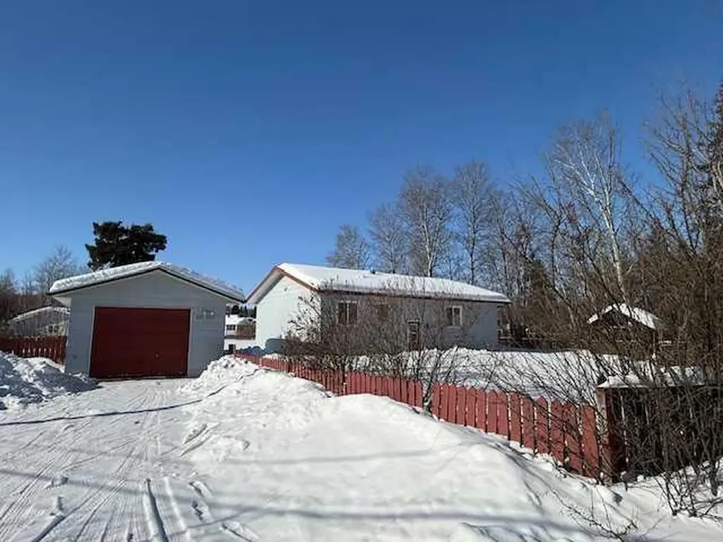 4807 51 Street Fort Vermilion AB T0H 1N0