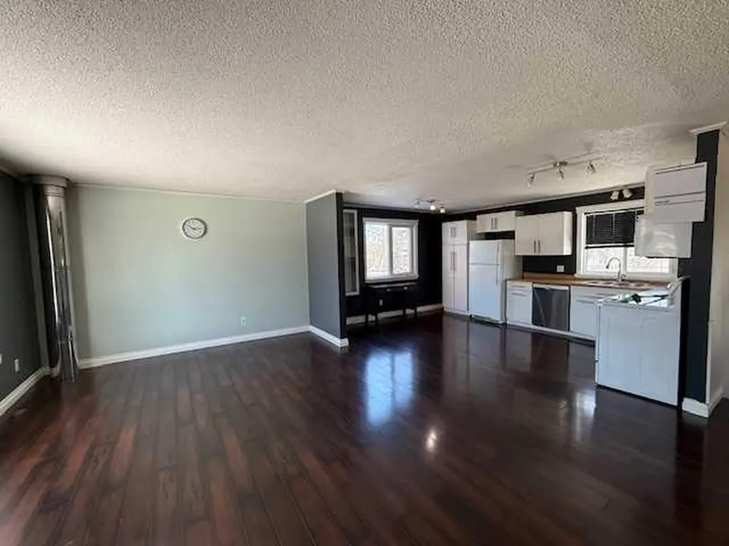 4807 51 Street Fort Vermilion AB T0H 1N0