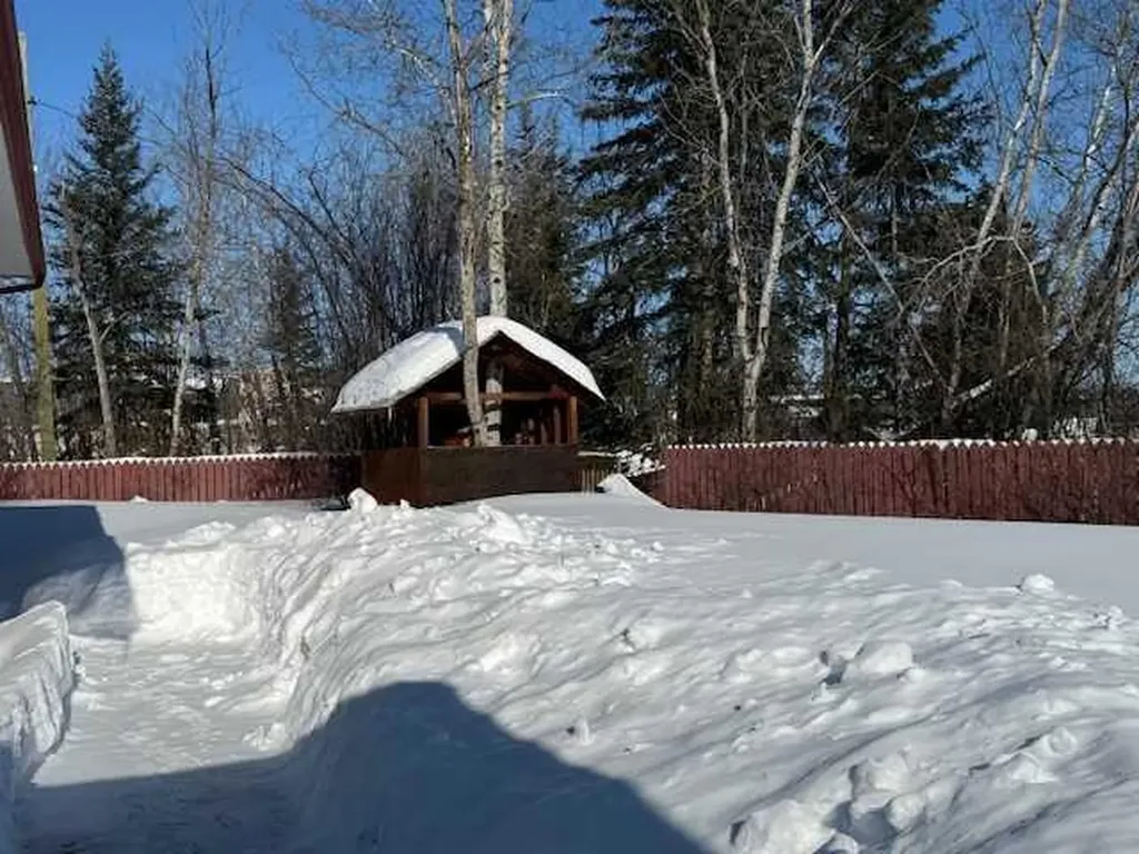 4807 51 Street Fort Vermilion AB T0H 1N0