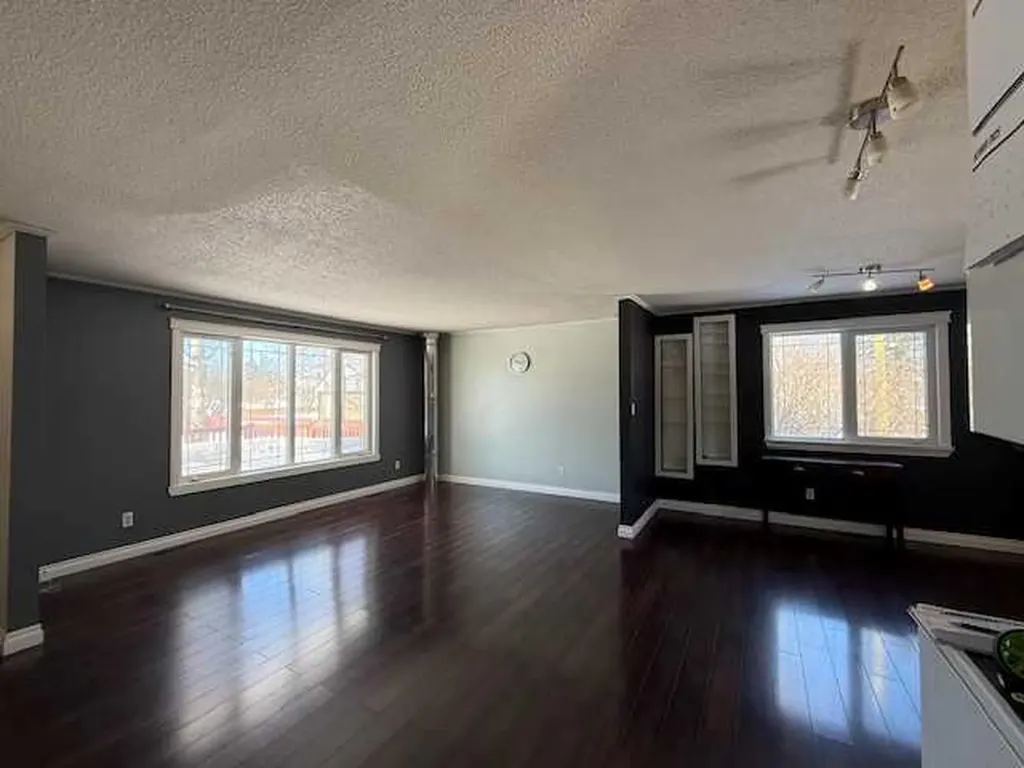 4807 51 Street Fort Vermilion AB T0H 1N0
