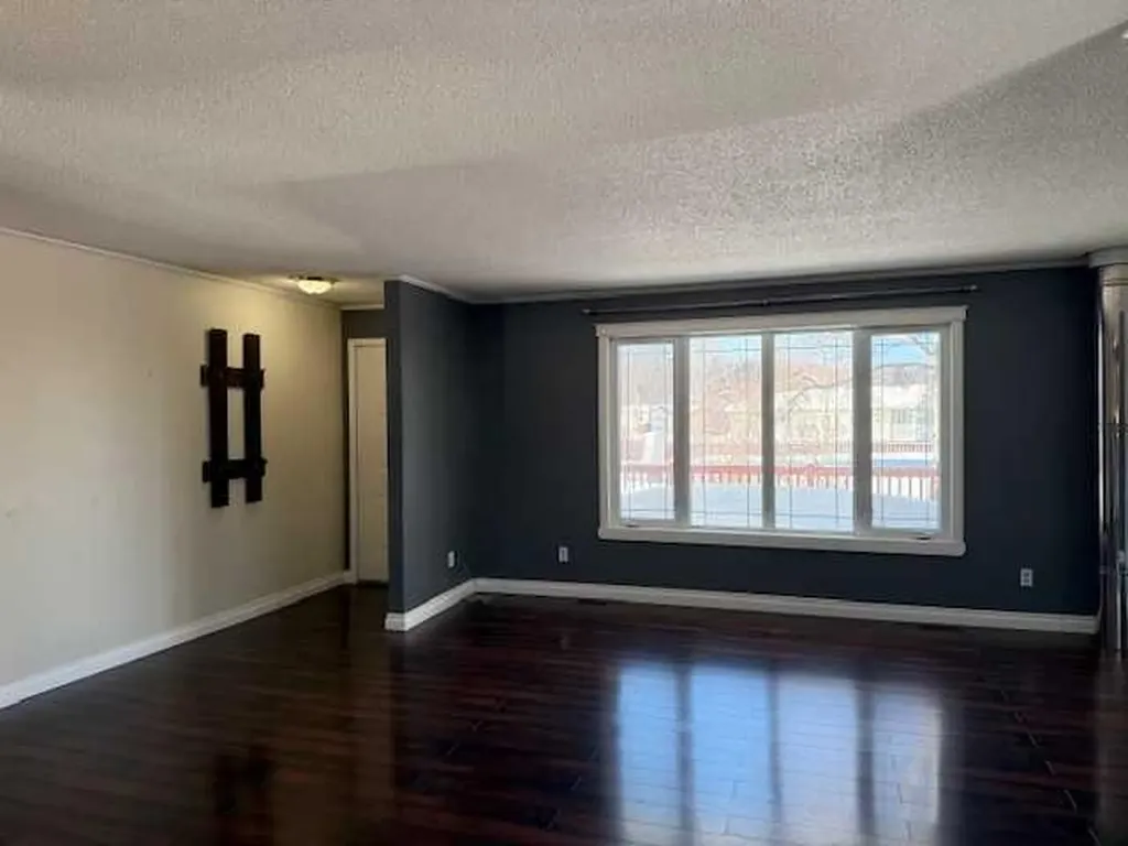 4807 51 Street Fort Vermilion AB T0H 1N0
