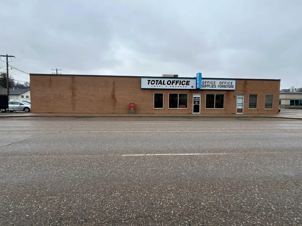 939 Kingsway Avenue SE Medicine Hat AB T1A 2X6