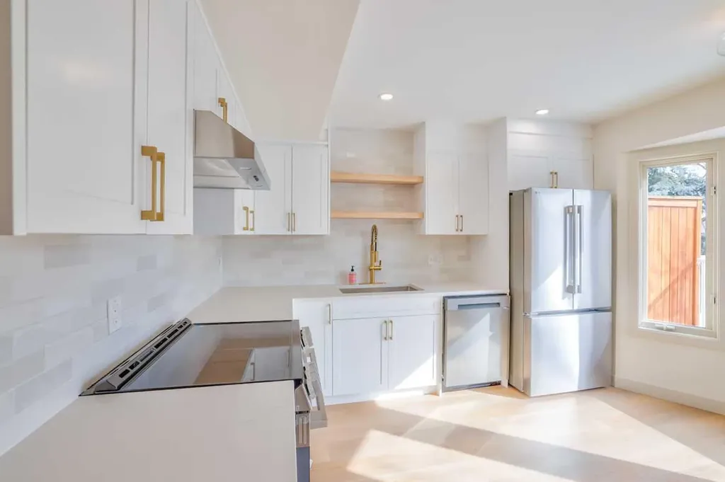 264 Cedarwood Park SW Calgary AB T2W 5X6