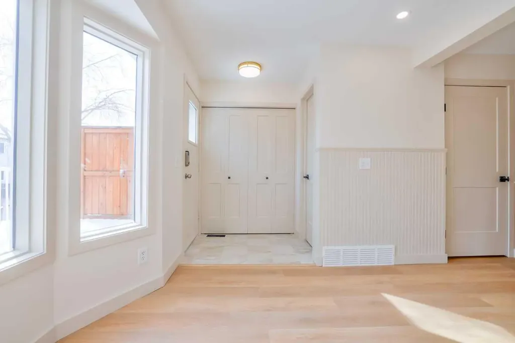 264 Cedarwood Park SW Calgary AB T2W 5X6