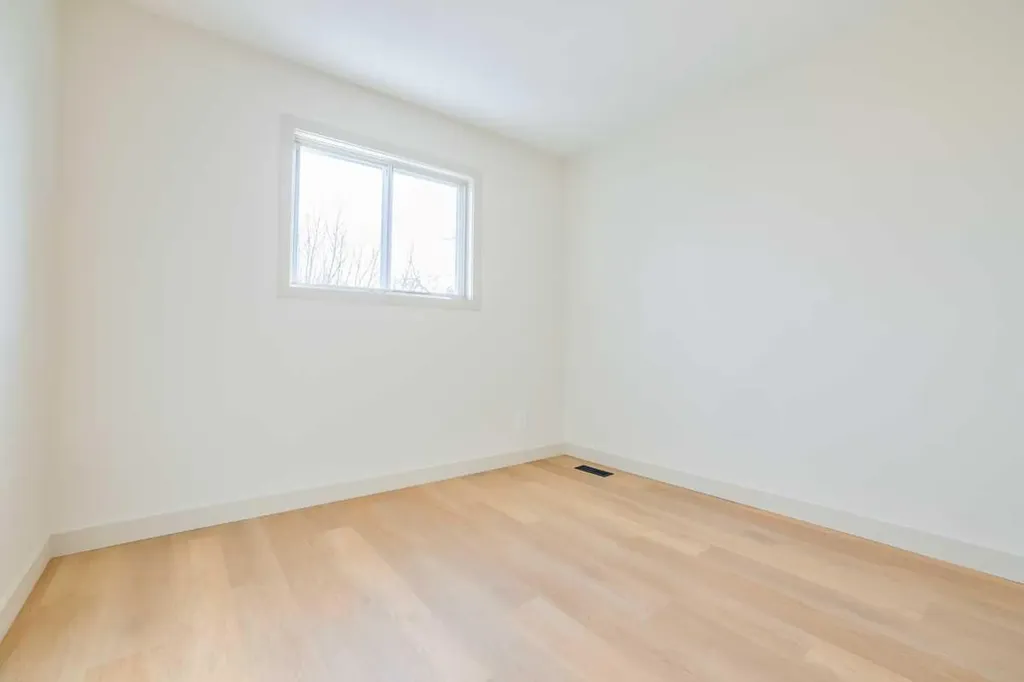 264 Cedarwood Park SW Calgary AB T2W 5X6