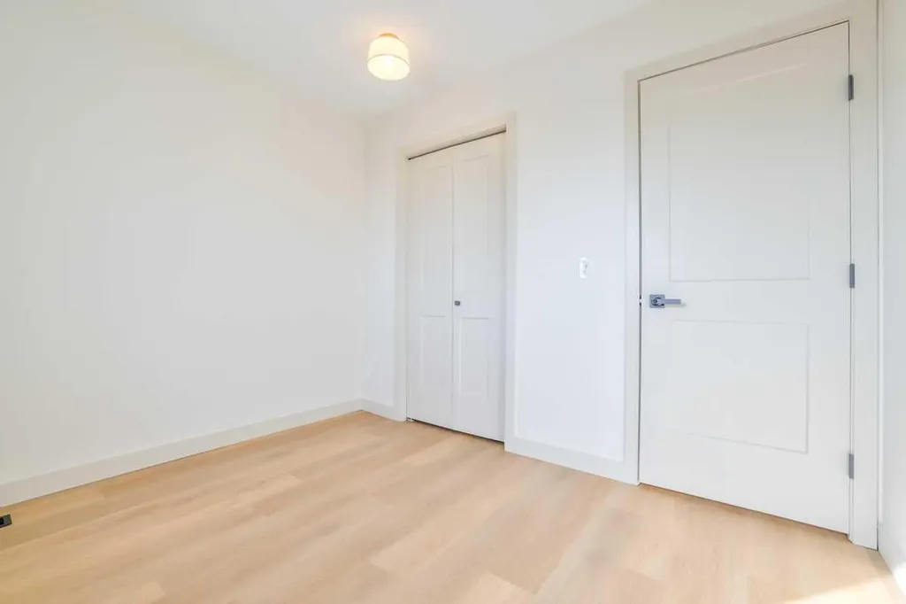 264 Cedarwood Park SW Calgary AB T2W 5X6
