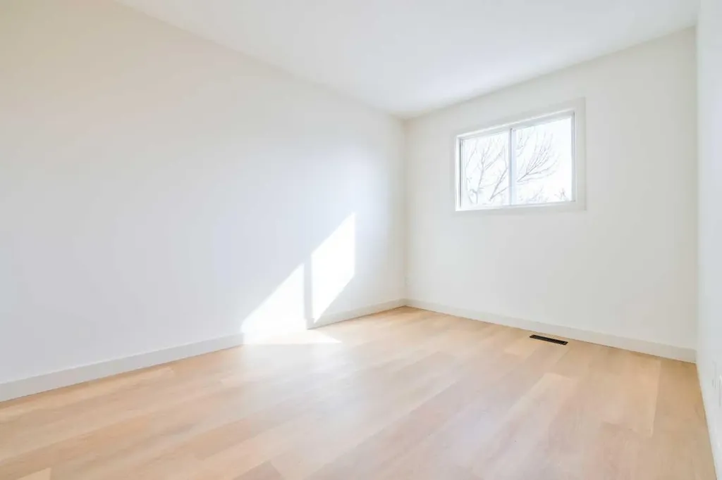 264 Cedarwood Park SW Calgary AB T2W 5X6