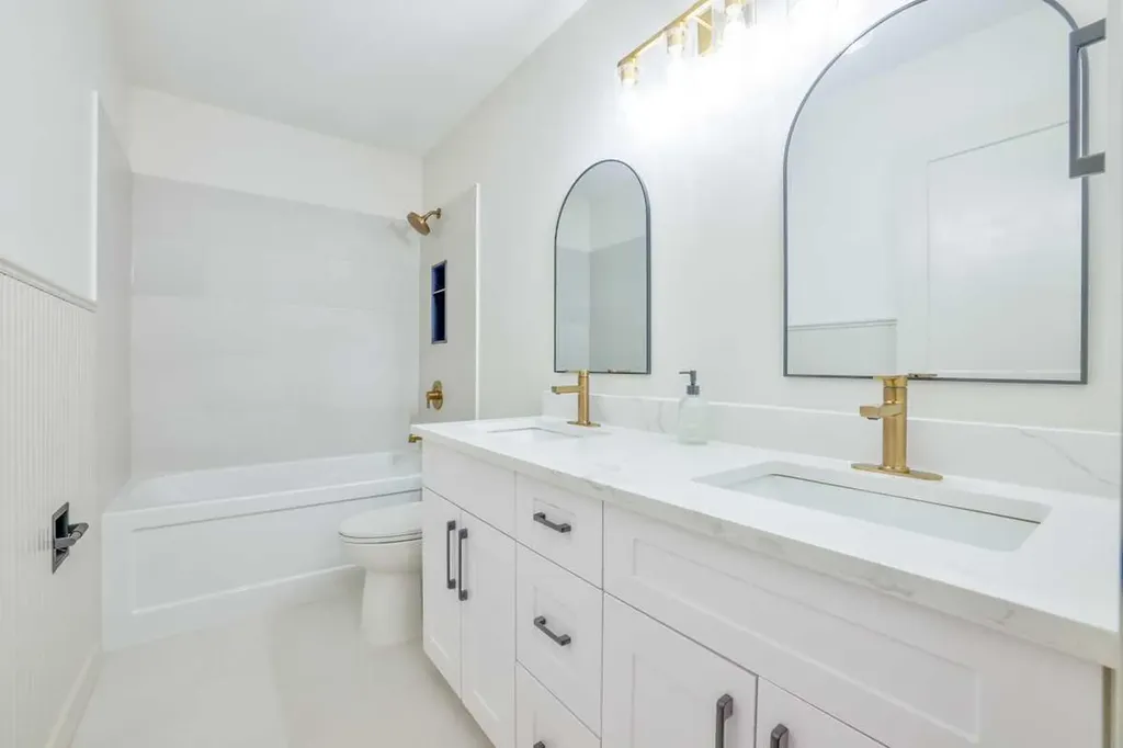 264 Cedarwood Park SW Calgary AB T2W 5X6