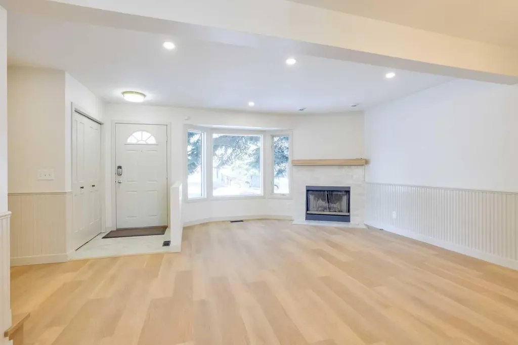 264 Cedarwood Park SW Calgary AB T2W 5X6