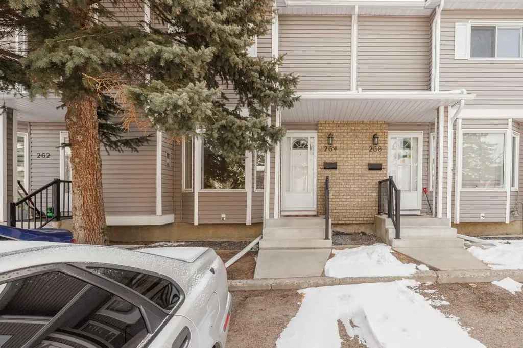 264 Cedarwood Park SW Calgary AB T2W 5X6