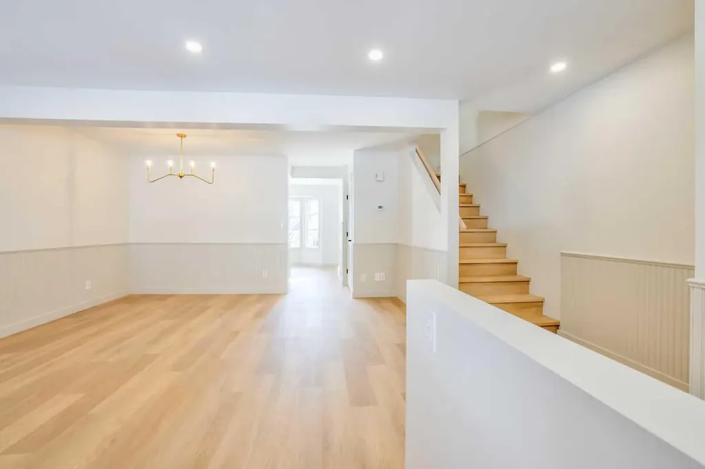 264 Cedarwood Park SW Calgary AB T2W 5X6