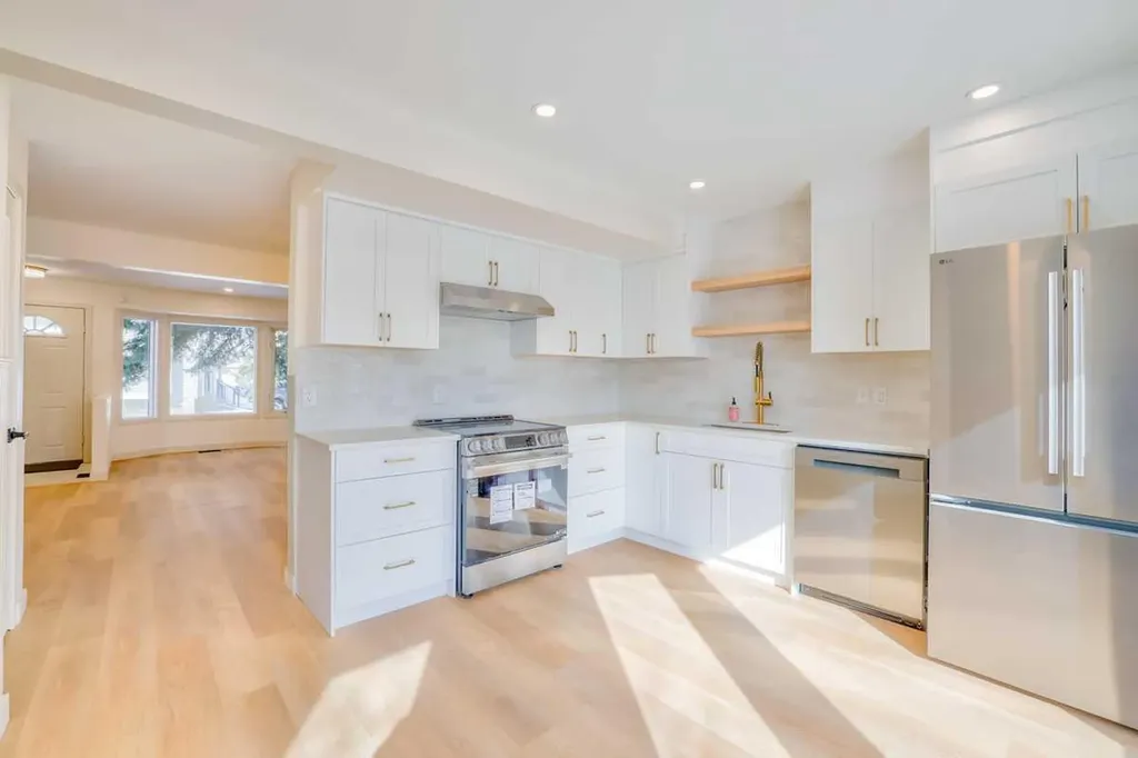 264 Cedarwood Park SW Calgary AB T2W 5X6
