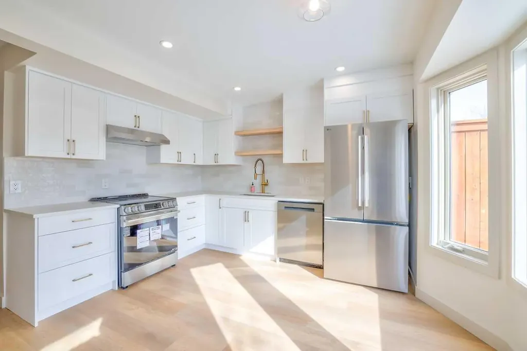 264 Cedarwood Park SW Calgary AB T2W 5X6