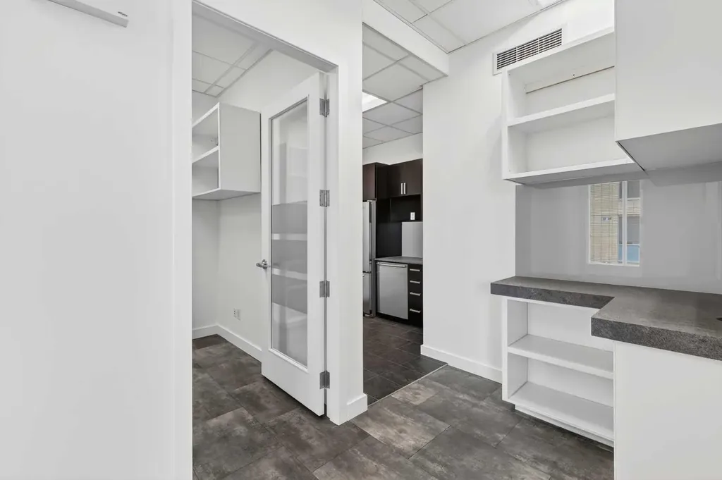 888 4 Avenue SW Calgary AB T2P0V2