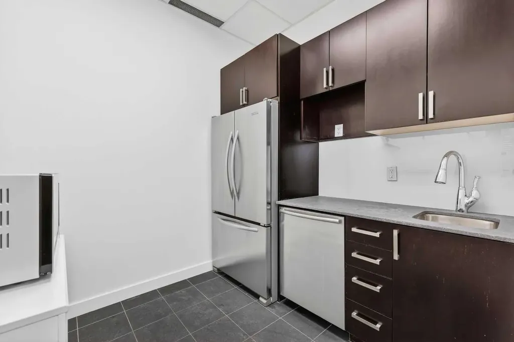 888 4 Avenue SW Calgary AB T2P0V2
