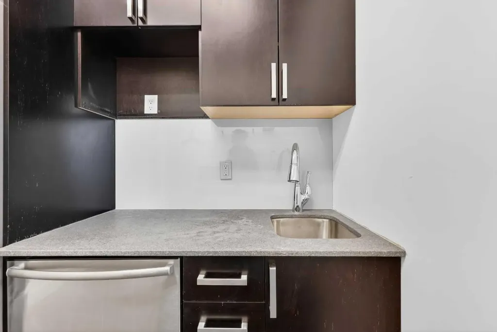 888 4 Avenue SW Calgary AB T2P0V2