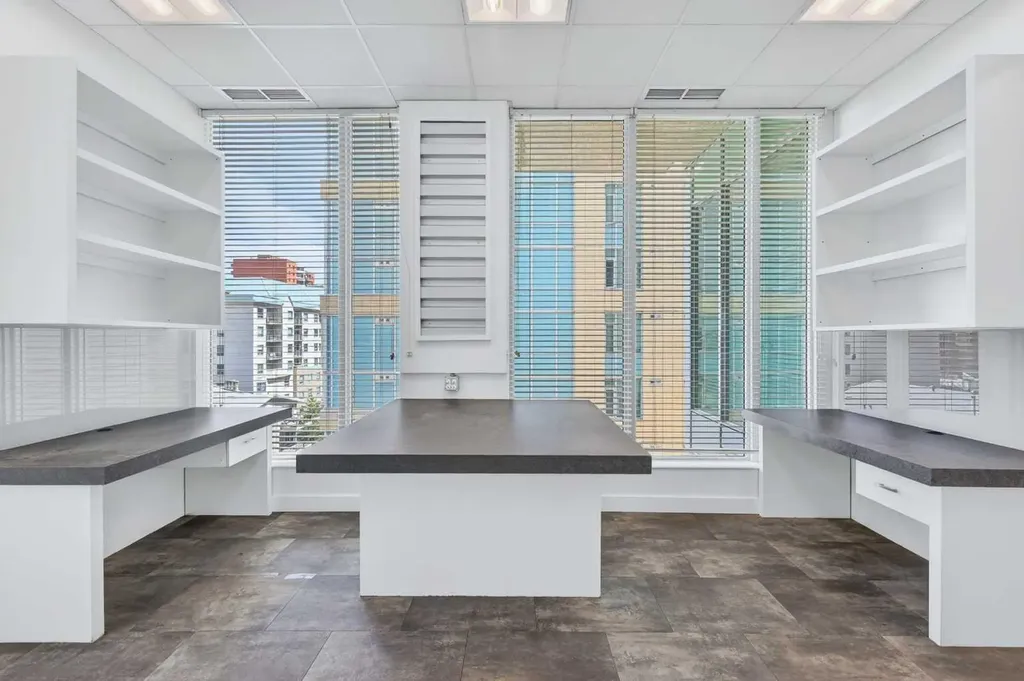 888 4 Avenue SW Calgary AB T2P0V2
