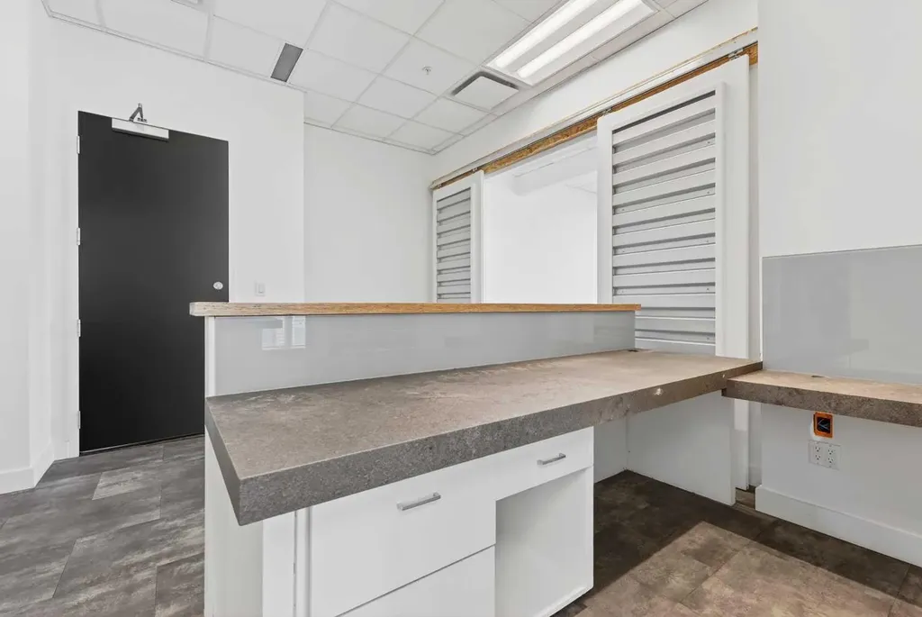 888 4 Avenue SW Calgary AB T2P0V2