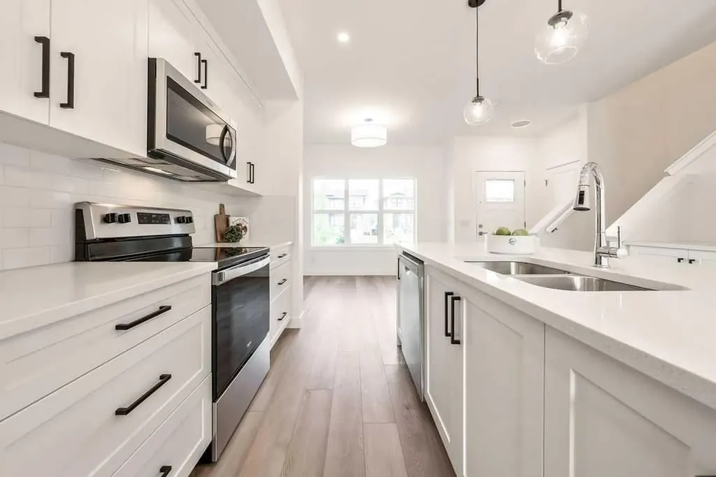 525 River Heights Drive Cochrane AB T4C 3E3