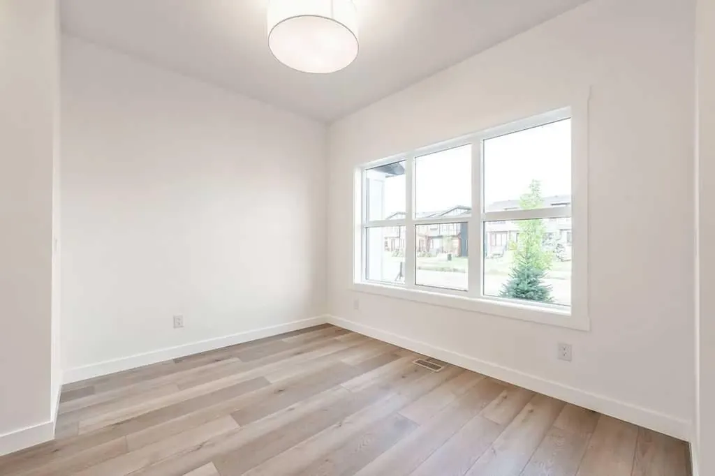 525 River Heights Drive Cochrane AB T4C 3E3