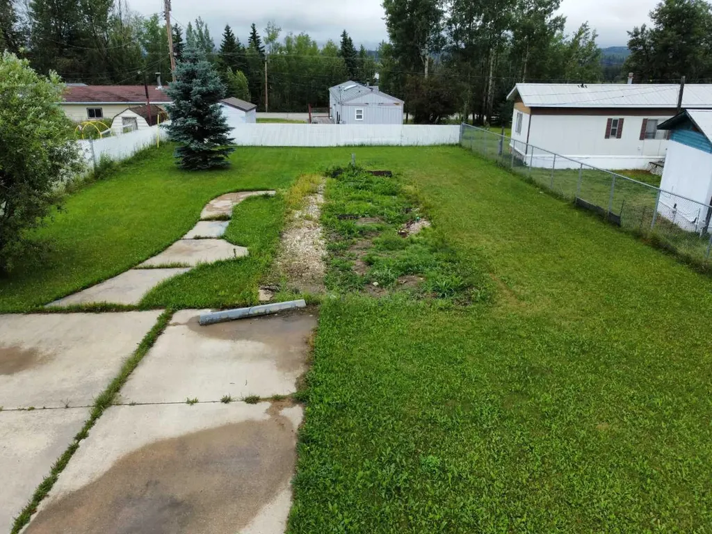 509 3 Avenue Avenue Fox Creek AB T0H1P0