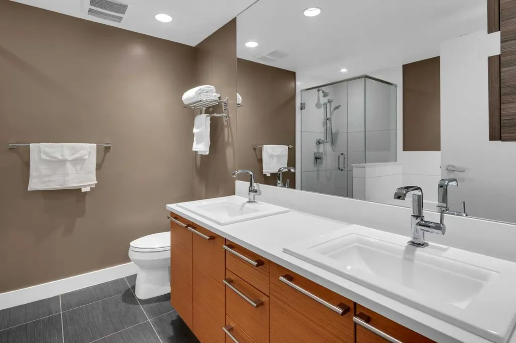 222 Riverfront Avenue SW Calgary AB T2P0X2